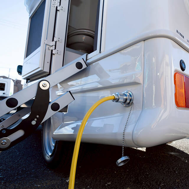 外部充電（専用ケーブル）